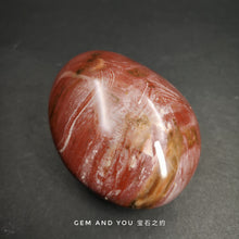 Load image into Gallery viewer, Petrified wood polished stone 79mm*61mm*39mm