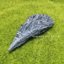 Load image into Gallery viewer, Black Kyanite Raw 83mm*36mm*12mm